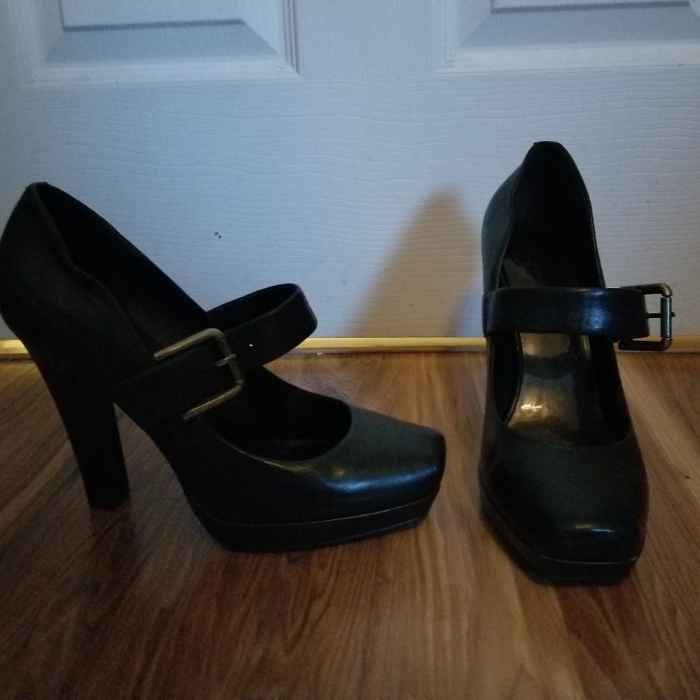 Jessica Simpson Shoes - Picture 4 of 4